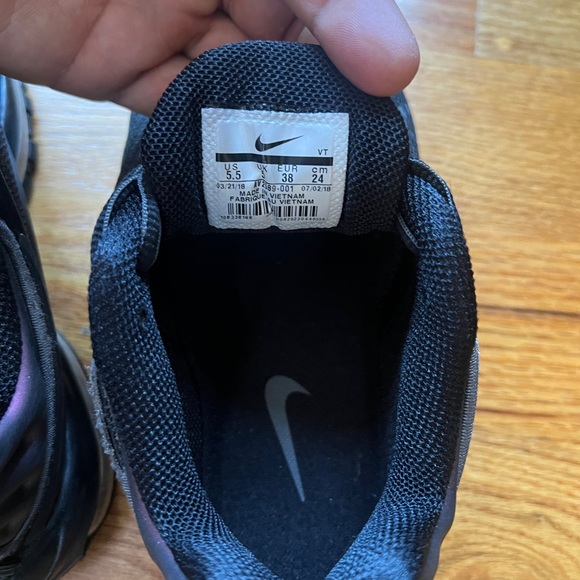 Nike - Picture 2 of 6